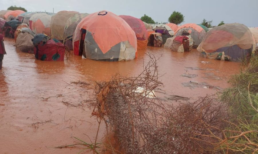 Flooded shelter makeshifts in Somalia